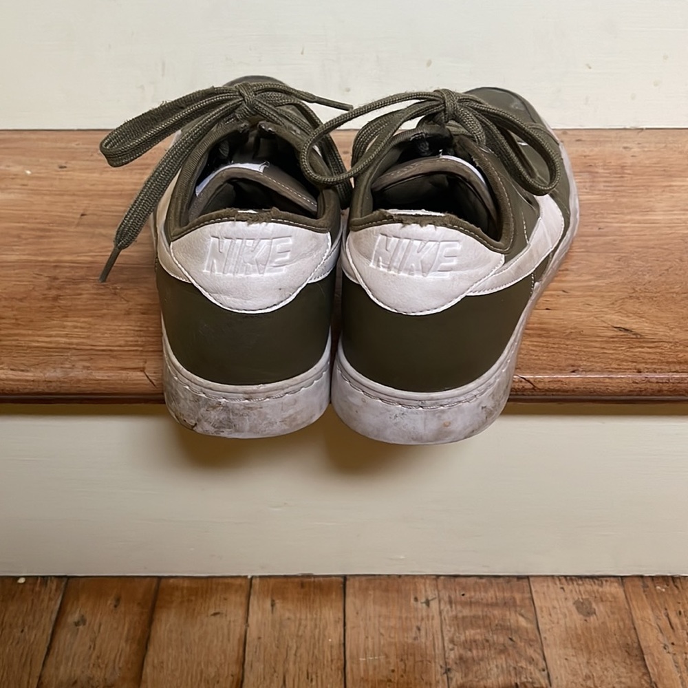 Nike Men’s Sweet Legacy Size 11 Olive Green Shoes - Picture 3 of 6